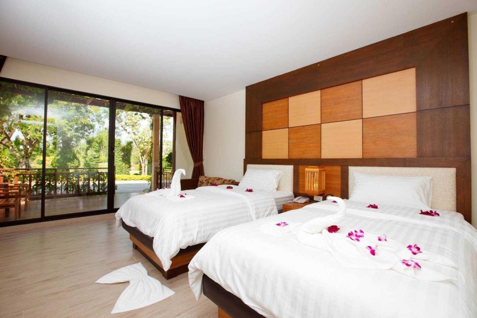 Chawalun Resort Don Tum Exterior photo