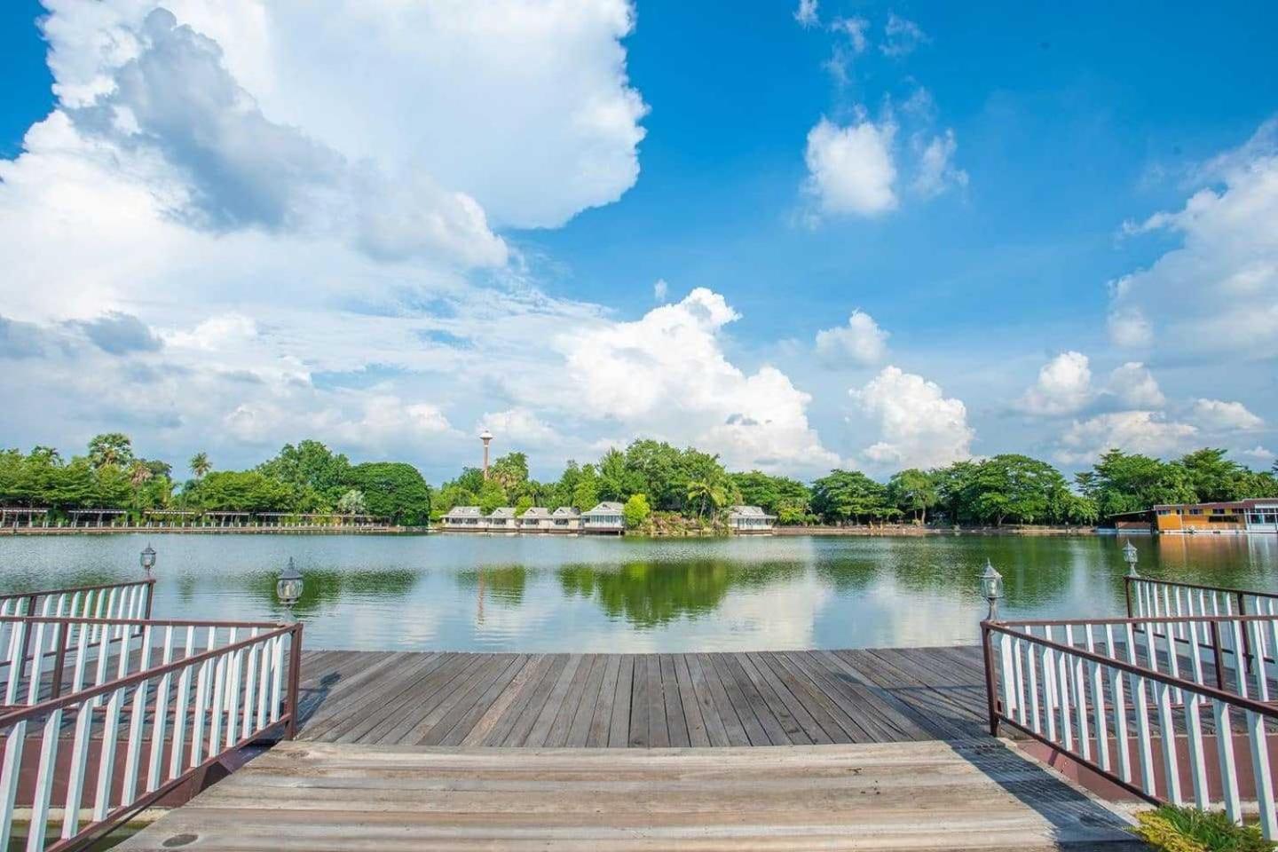 Chawalun Resort Don Tum Exterior photo
